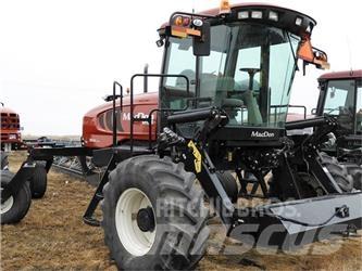 MacDon M155 Svanser