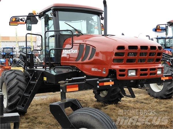 MacDon M155 Svanser