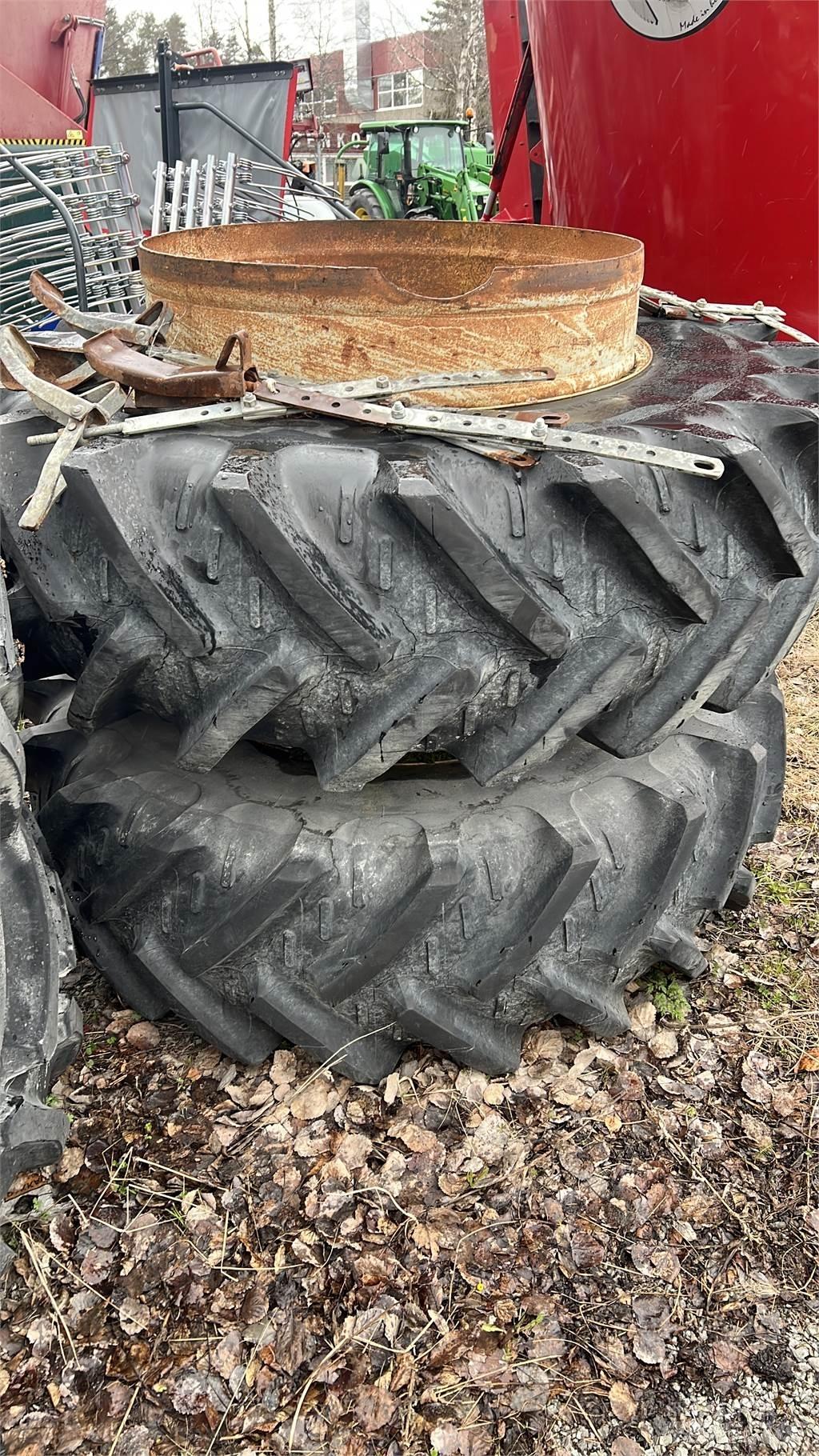  20.8R 38 Dekk, hjul og felger