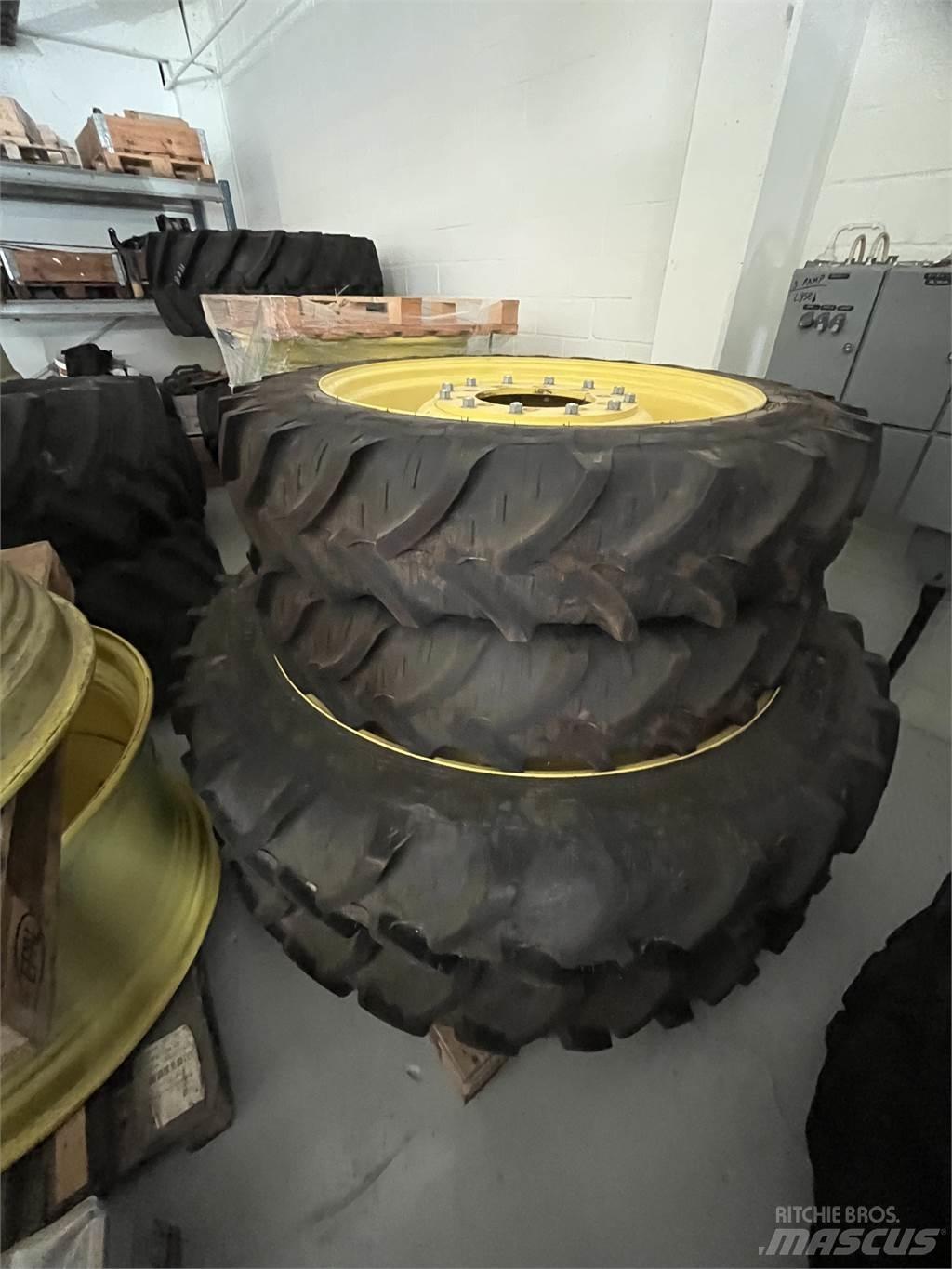  300/95X52 270/95X36 Dekk, hjul og felger