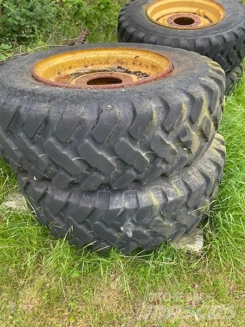  4ST LASTMASKINSDÄCK Dekk, hjul og felger