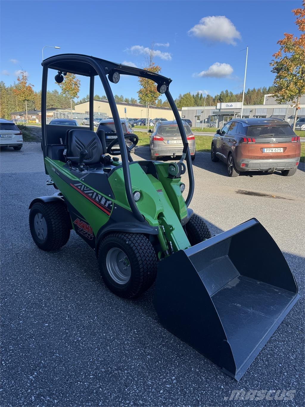 Avant 225 med skopa Kompaktlastere