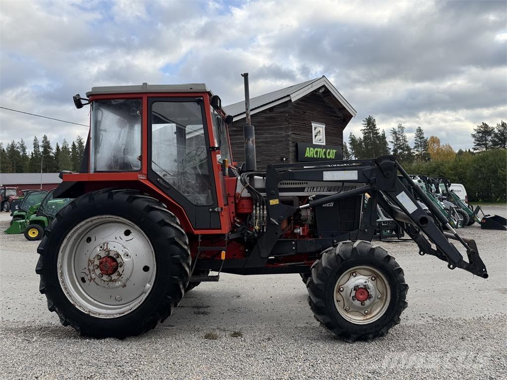 Belarus 825 Traktorer