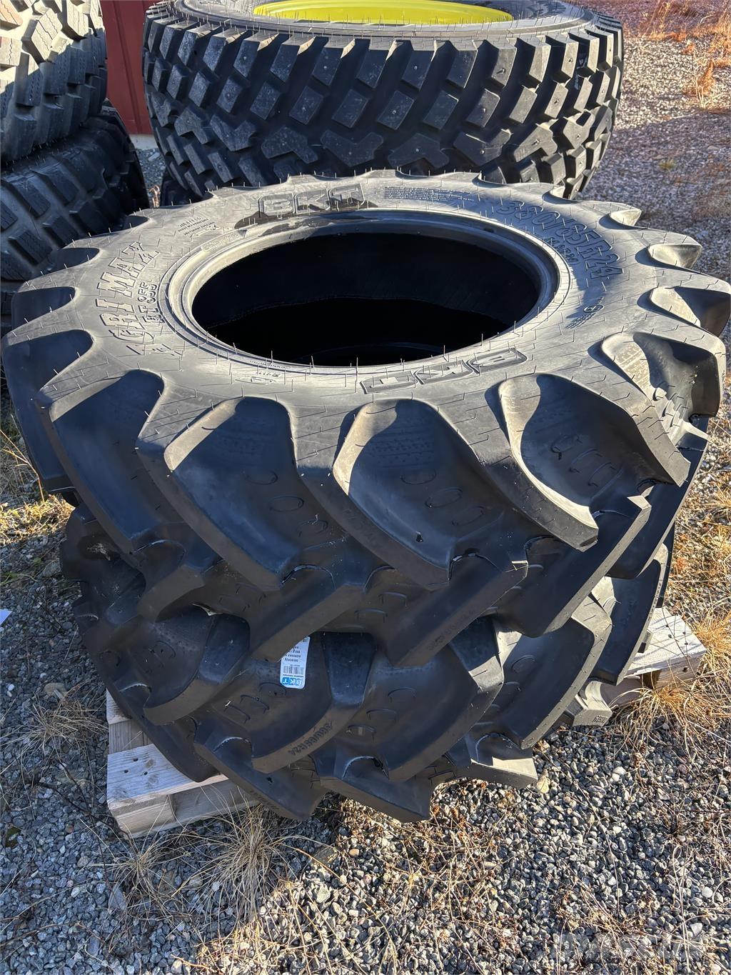 BKT Däck 380/85R24 2st Dekk, hjul og felger