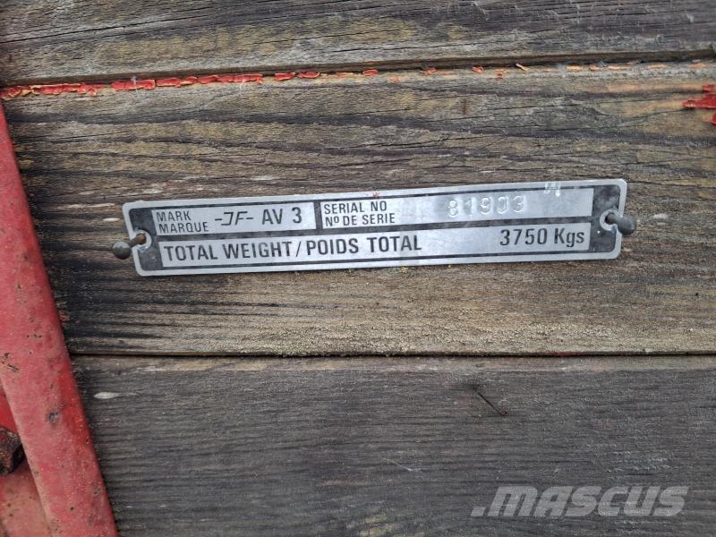 JF AV 3 GÖDSELVAGN Universalvogner