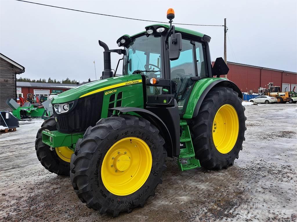 John Deere 6090M Traktorer