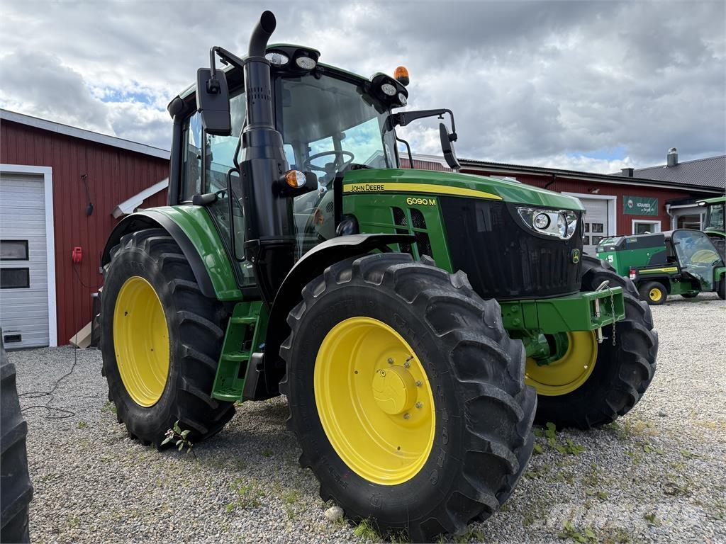 John Deere 6090M Traktorer