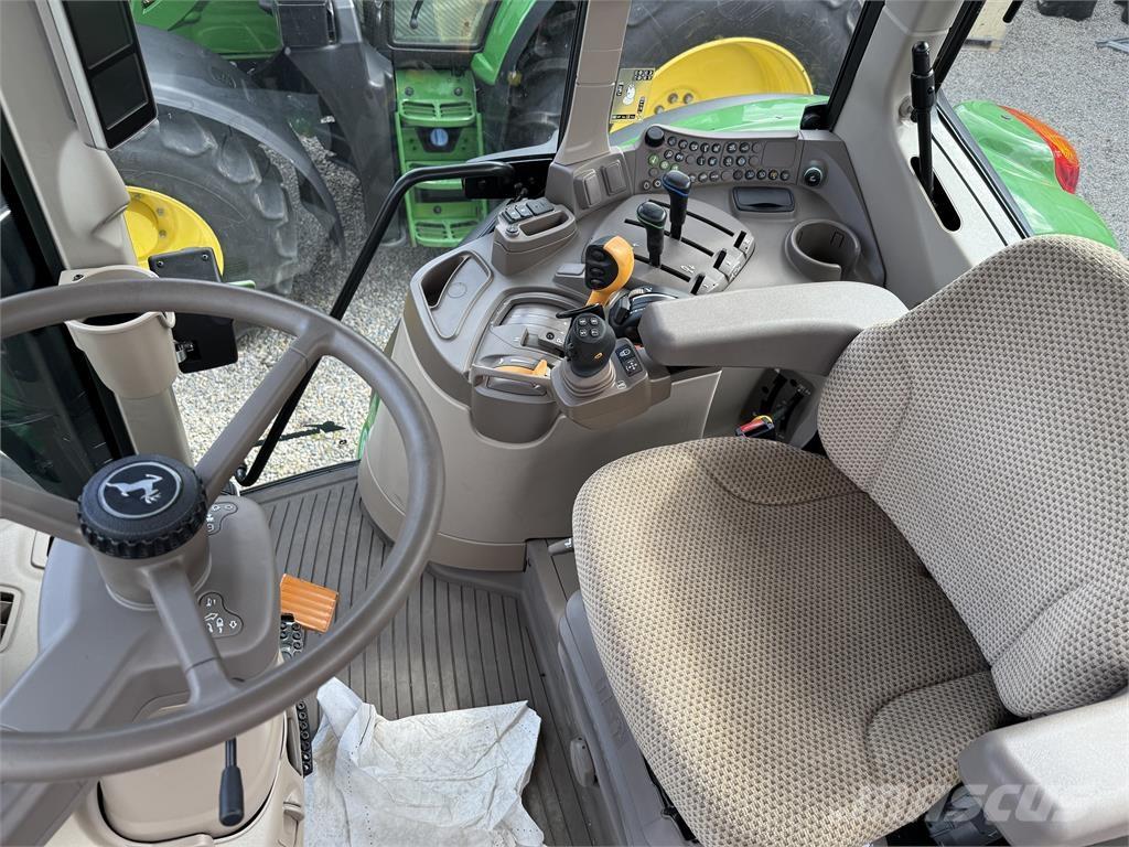 John Deere 6090M Traktorer