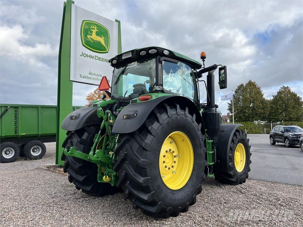 John Deere 6215R Traktorer