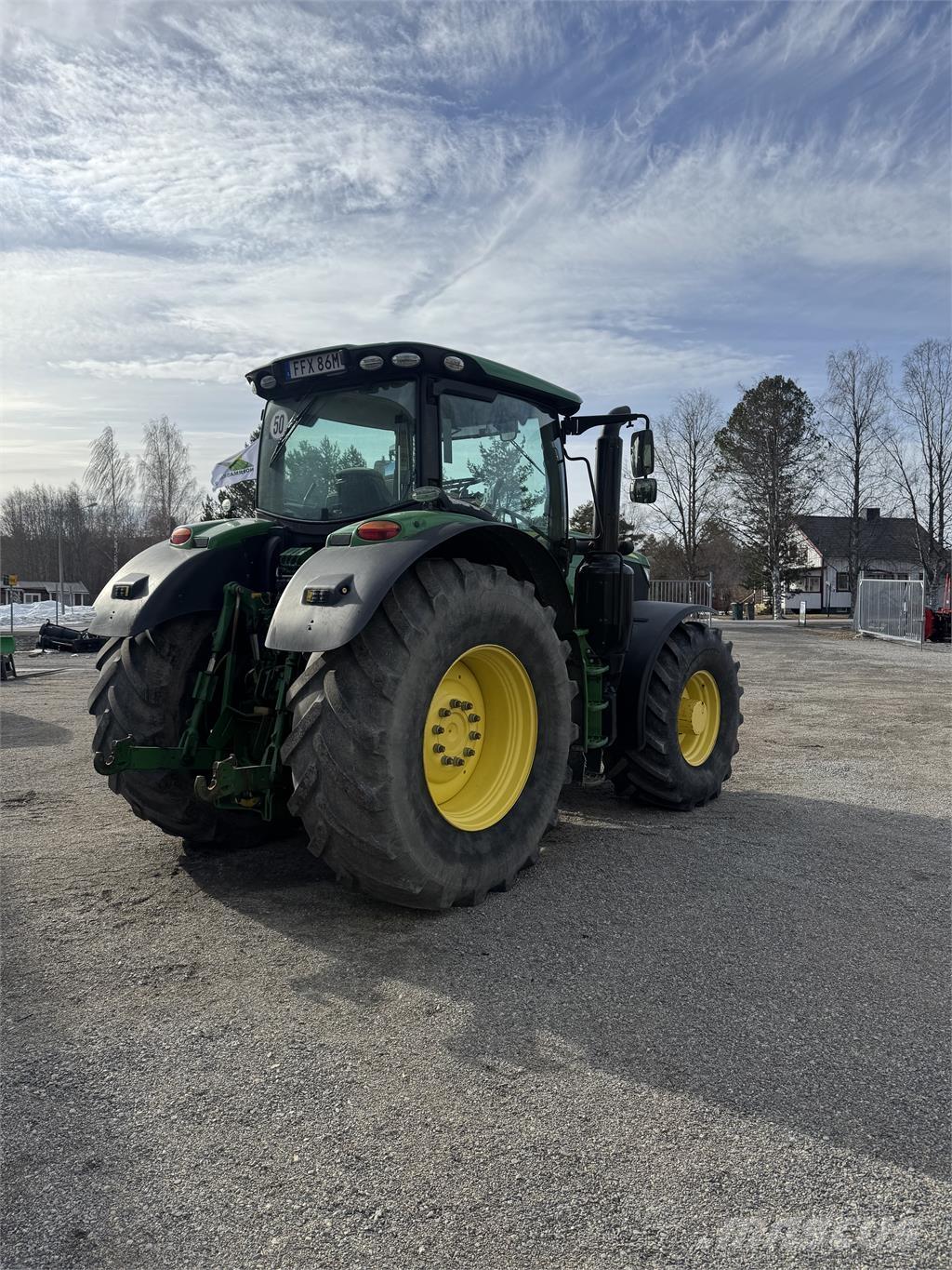 John Deere 6215R Traktorer