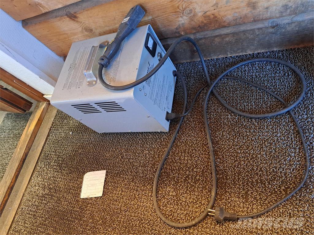 John Deere TE Gator Sitteklippere