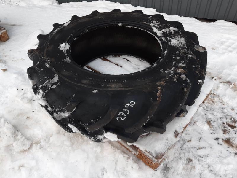  TRAKTORDÄCK 13,6-R24 Dekk, hjul og felger