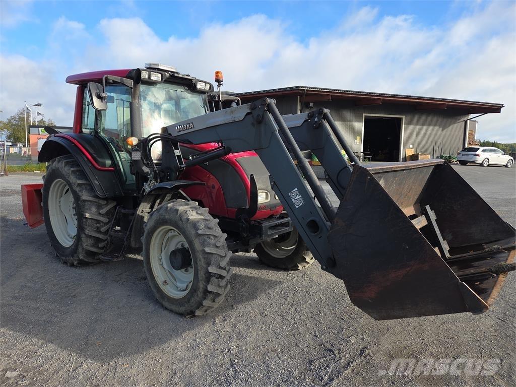 Valtra N121 Traktorer