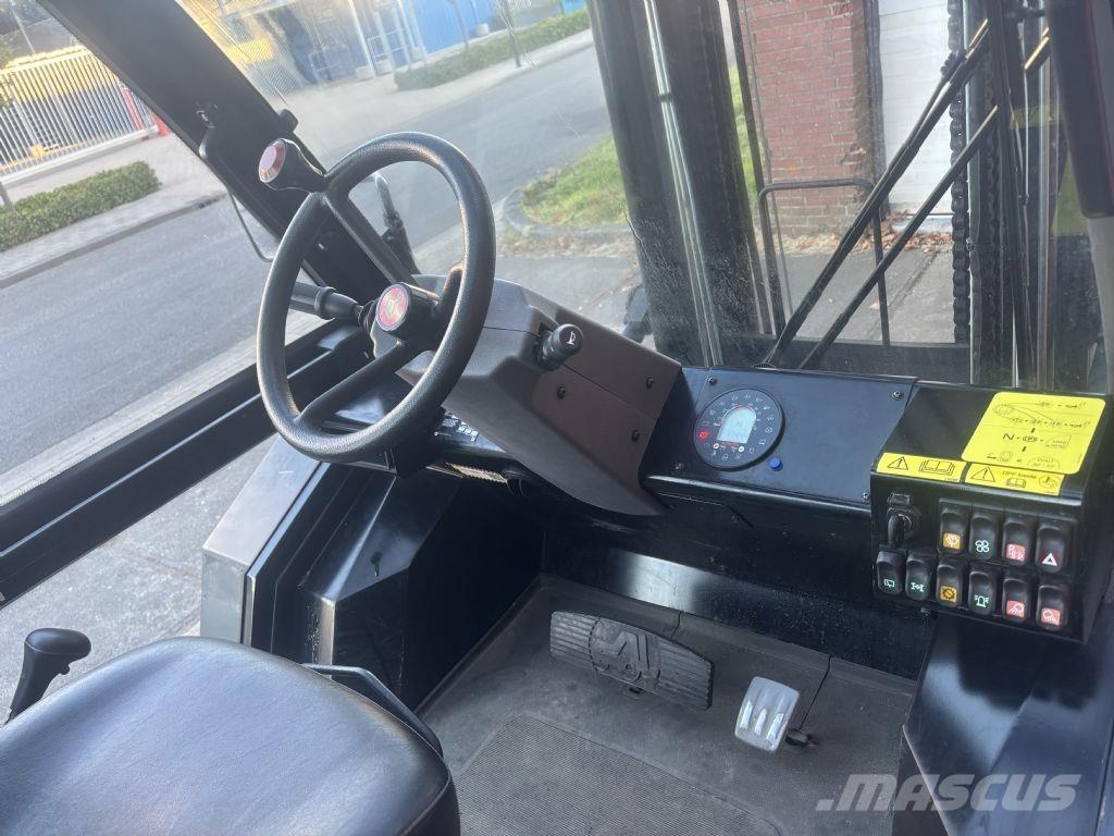 Manitou M30-4 Terrenggående gaffeltruck