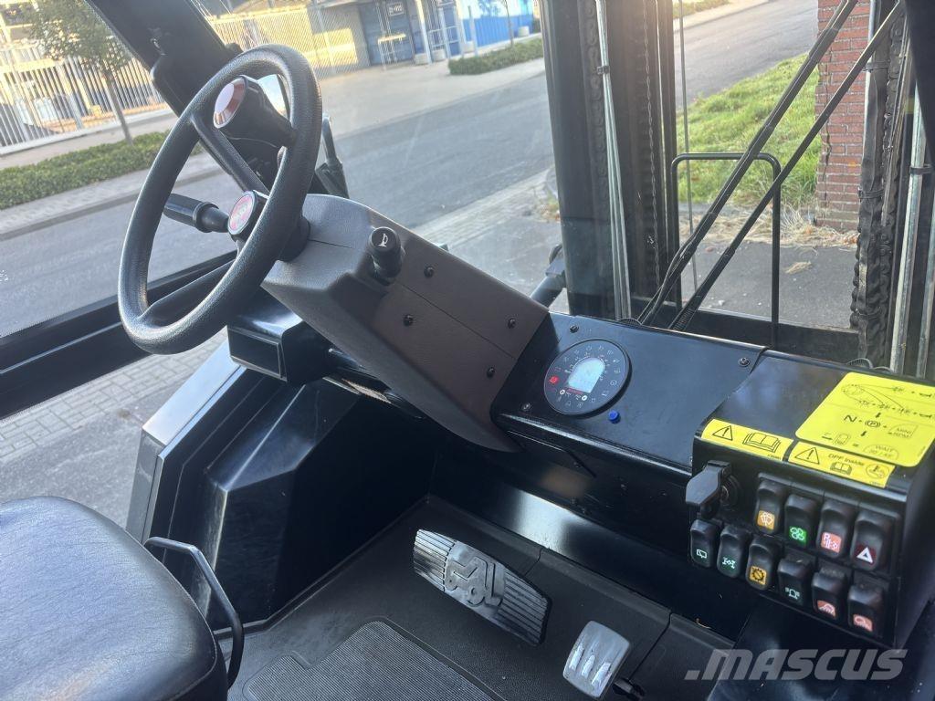 Manitou M30-4 Terrenggående gaffeltruck