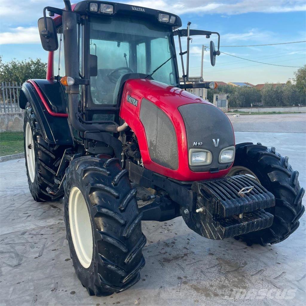 Valtra N92 Traktorer