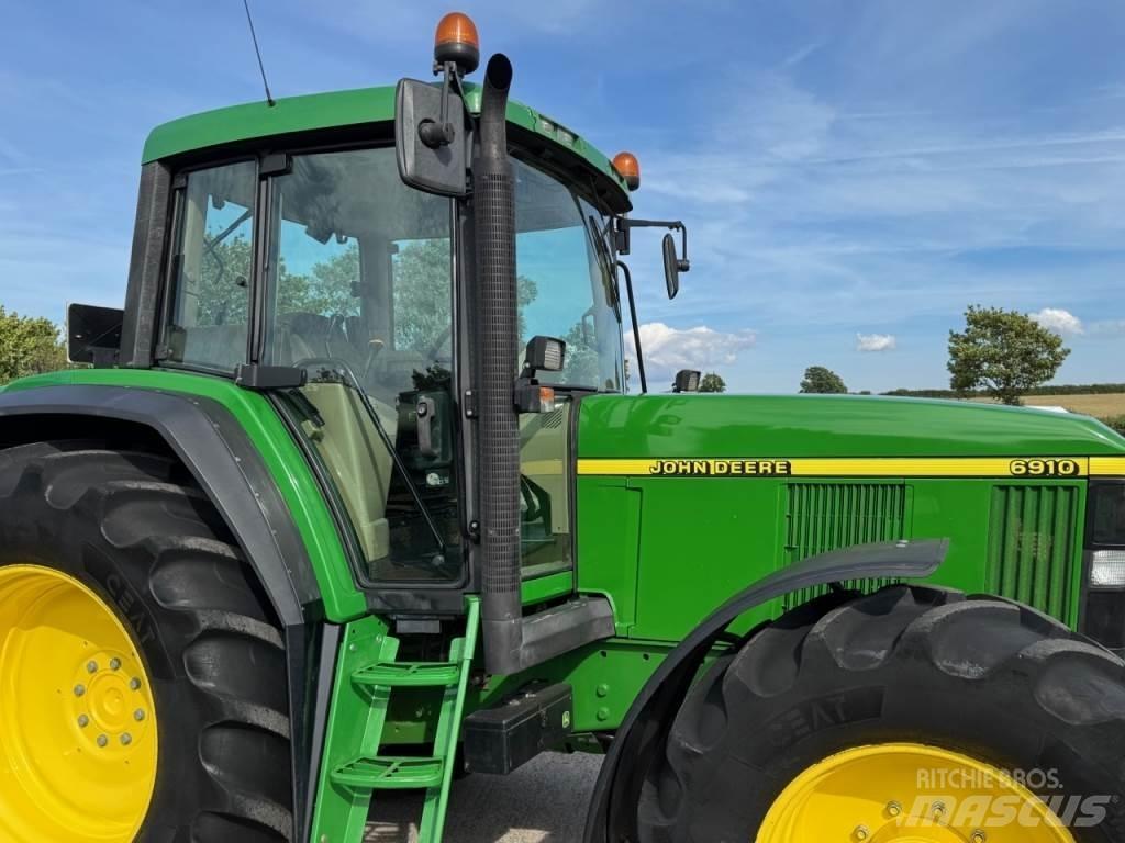 John Deere 6910 Traktorer