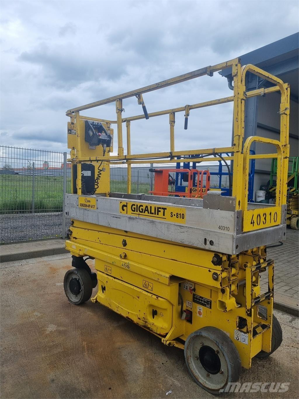 JLG 2030 ES Sakselifter
