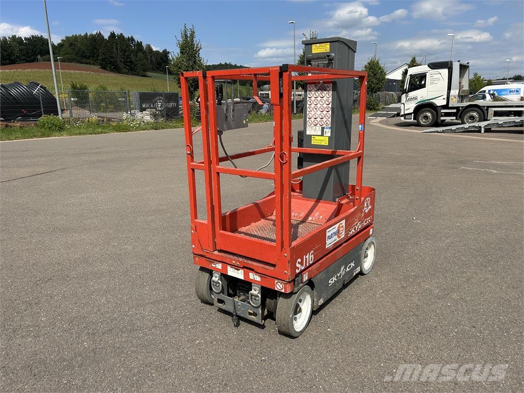 SkyJack SJ16 Selvgående bomlifter