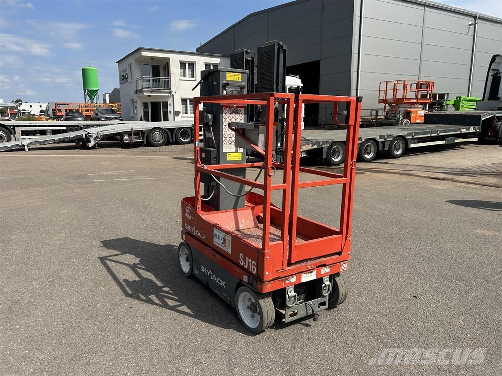 SkyJack SJ16 Selvgående bomlifter
