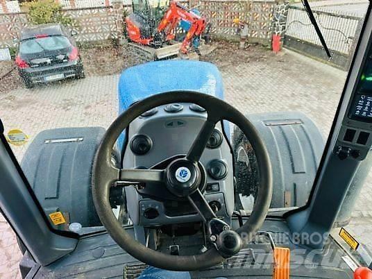 New Holland T8040 Traktorer