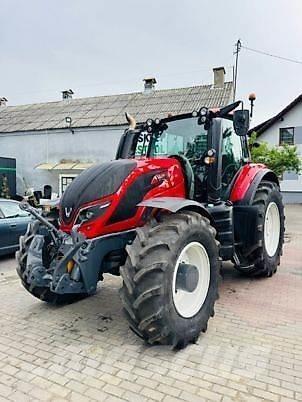 Valtra T154 Traktorer