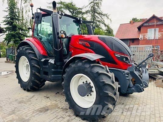 Valtra T154 Traktorer