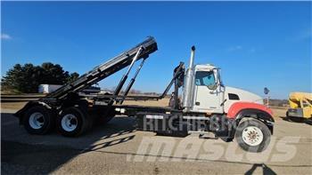 Mack CV713 Andre lastebiler