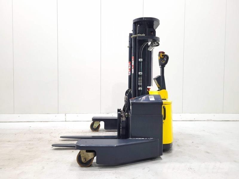 Combilift WR4 Reachstackere