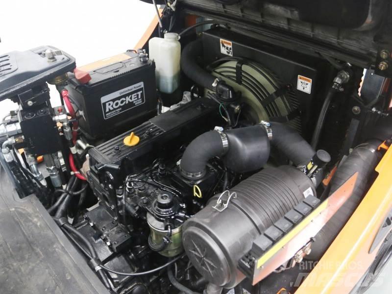 Doosan D30S-5 Diesel Trucker