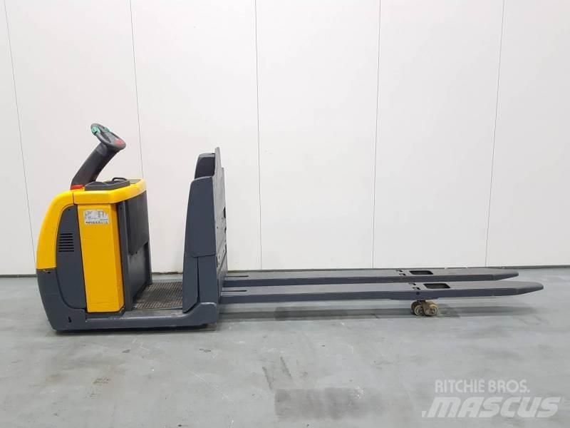 Jungheinrich ECE220 XL Middelsløftende plukketruck