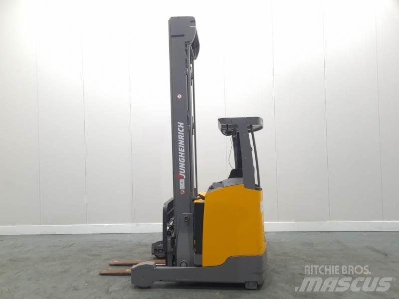 Jungheinrich ETV318 Skyvemasttruck