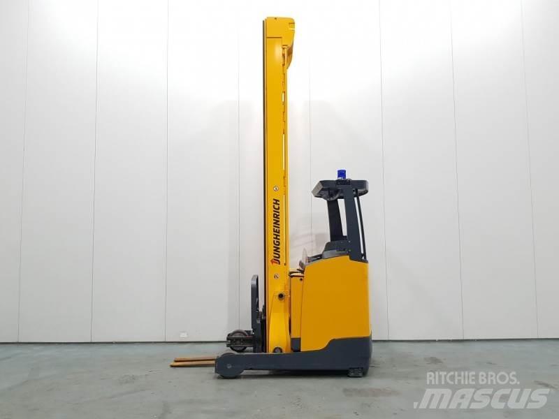 Jungheinrich ETV318 Skyvemasttruck