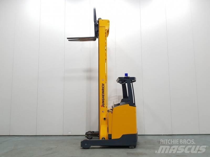 Jungheinrich ETV318 Skyvemasttruck