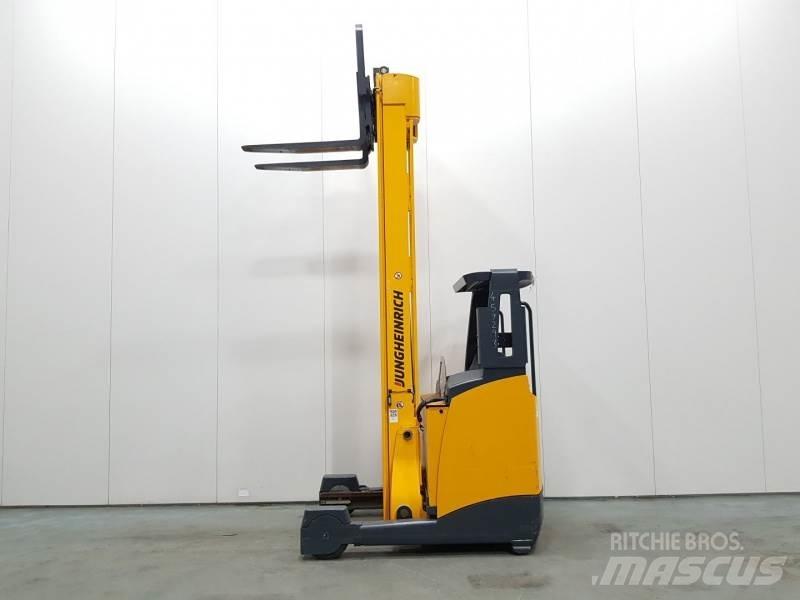 Jungheinrich ETV320 Skyvemasttruck