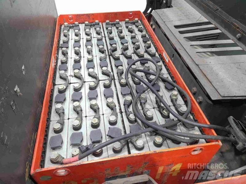 Linde P250 127 Tauetraktor