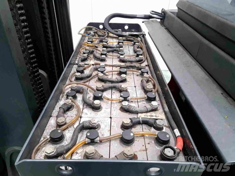 Linde R16HD-01 1120 Skyvemasttruck