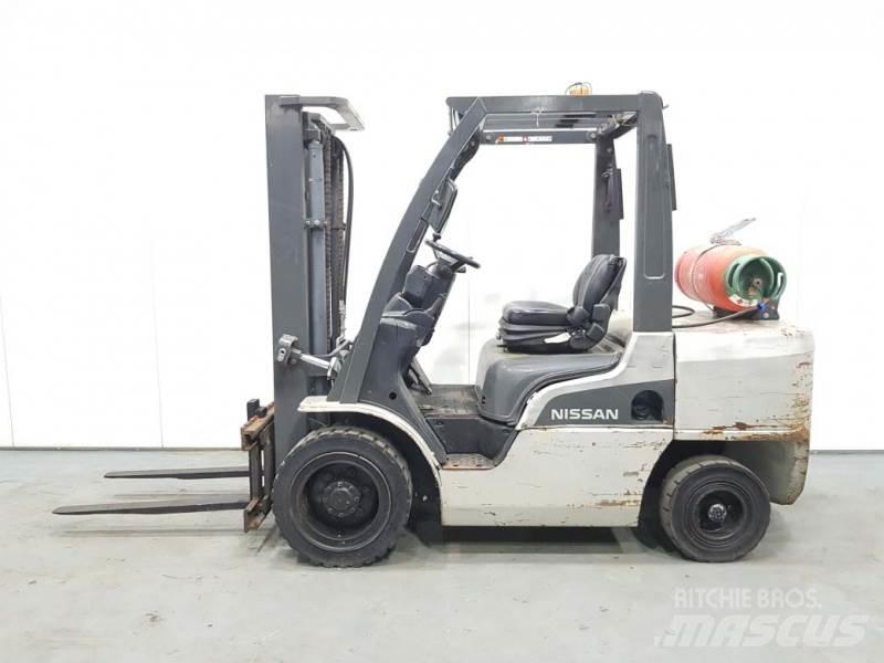 Nissan UG1F2A35DU Propan trucker