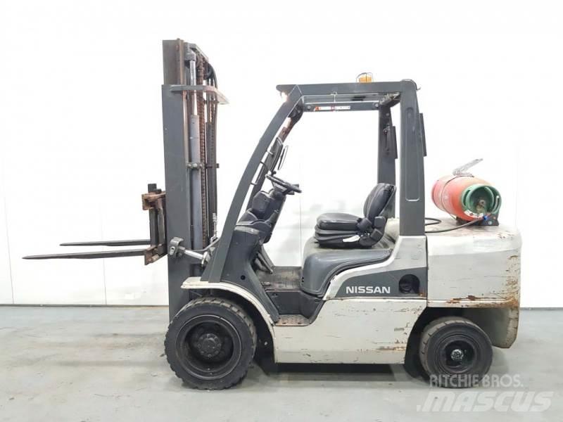 Nissan UG1F2A35DU Propan trucker