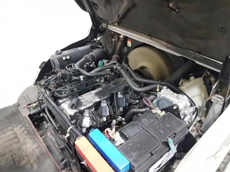 Nissan UG1F2A35DU Propan trucker