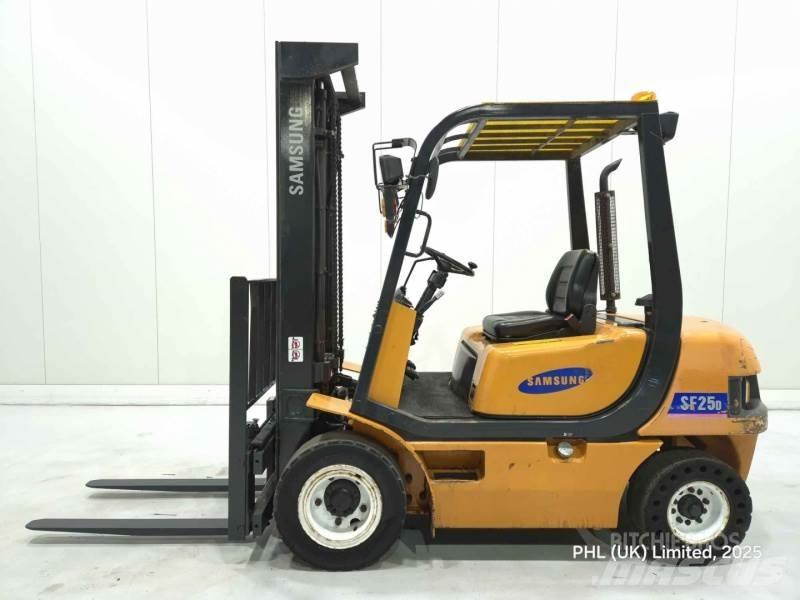 Samsung SF25D Diesel Trucker