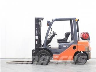 Toyota 02-8FGF30 Propan trucker