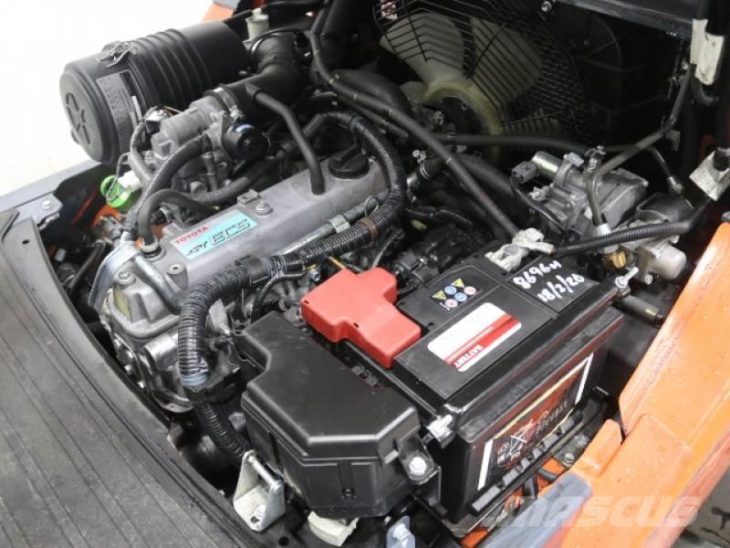 Toyota 02-8FGF30 Propan trucker