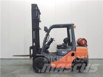 Toyota 8FGF30 Propan trucker