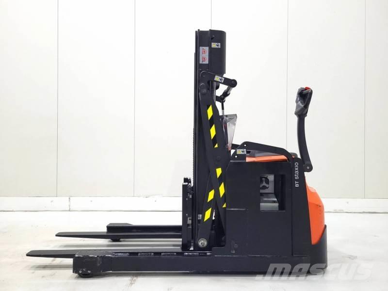 Toyota SWE120XR Reachstackere