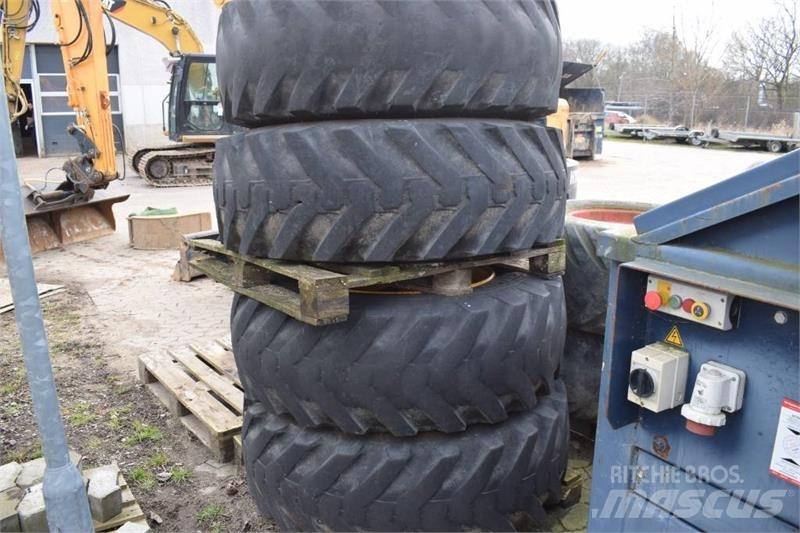 JCB 4 CX Dekk, hjul og felger