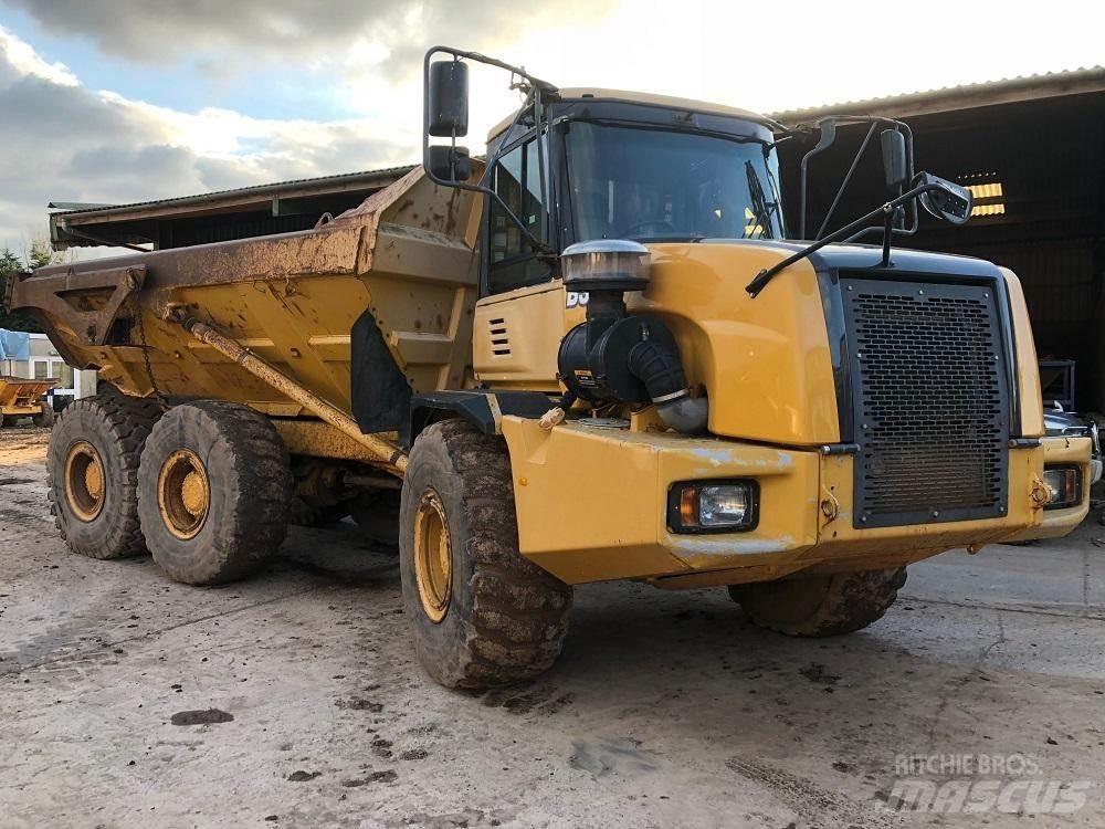 Bell D30D Tipptrucker