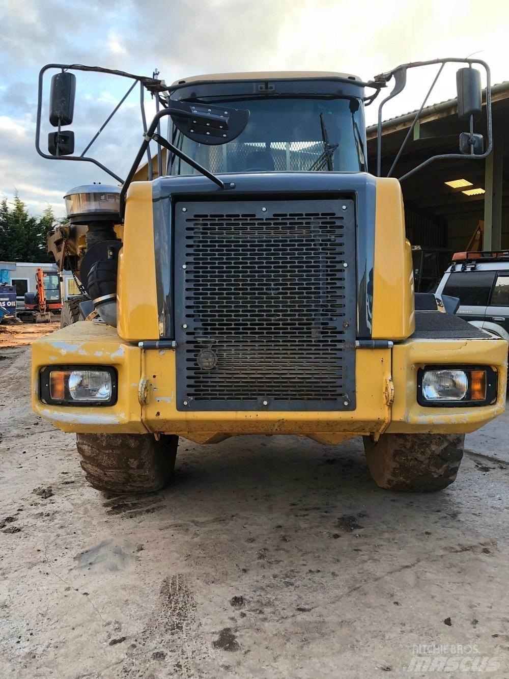 Bell D30D Tipptrucker