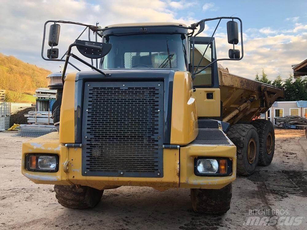 Bell D30D Tipptrucker