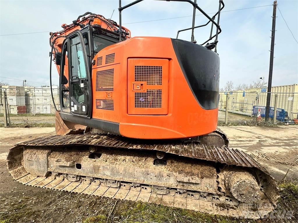 Hitachi ZX225USLC-6 Beltegraver